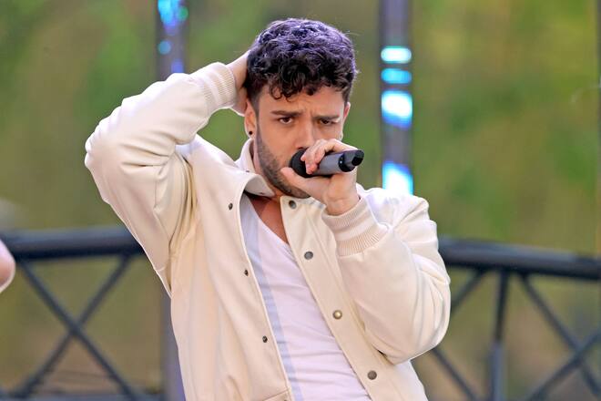 MDR - Frühling bei uns . Sänger Luca Hänni während der MDR Fernsehshow Frühling bei uns am 08.05.2021 in Leipzig. 2021508BOS0044 *** MDR Spring with us singer Luca Hänni during the MDR TV show Spring with us on 08 05 2021 in Leipzig 2021508BOS0044