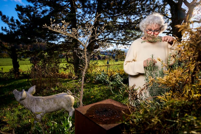 Madame Tricot Dominique Kaehler Schweizer