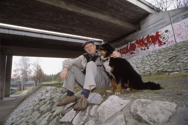 Franz Hohler mit Hund Fleck 1994