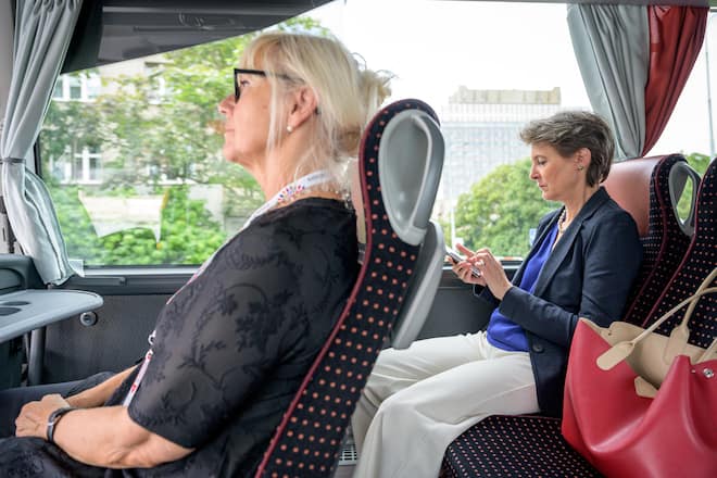 Bundesraetin Simonetta Sommaruga ist anlaesslich des EU Umweltministertreffen nach Prag gereist. Besuch eines Renaturierungsprojekt ausserhalb von Prag. Bild © Remo Naegeli