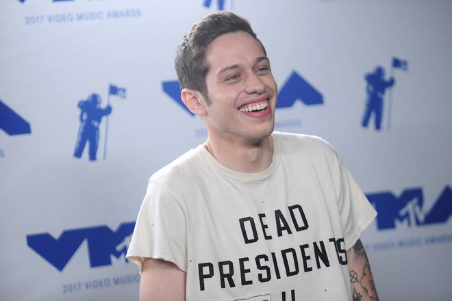 INGLEWOOD, CA - AUGUST 27: Actor Pete Davidson poses in the press room at the 2017 MTV Video Music Awards at The Forum on August 27, 2017 in Inglewood, California. (Photo by Jason LaVeris/FilmMagic)