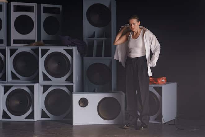 Annina Hunziker steht für «Prima Facie» ganz alleine auf der Bühne.