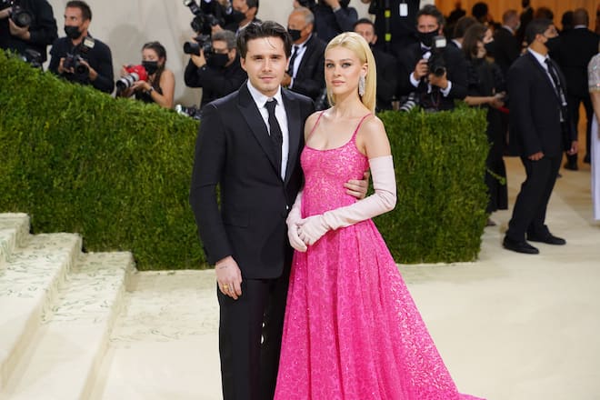 NEW YORK, NEW YORK - SEPTEMBER 13: Brooklyn Beckham and Nicola Peltz attend 2021 Costume Institute Benefit - In America: A Lexicon of Fashion at the Metropolitan Museum of Art on September 13, 2021 in New York City. (Photo by Sean Zanni/Patrick McMullan via Getty Images)