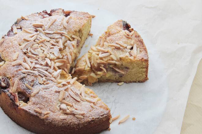 Stachelbeerkuchen mit Dinkel und Mandeln