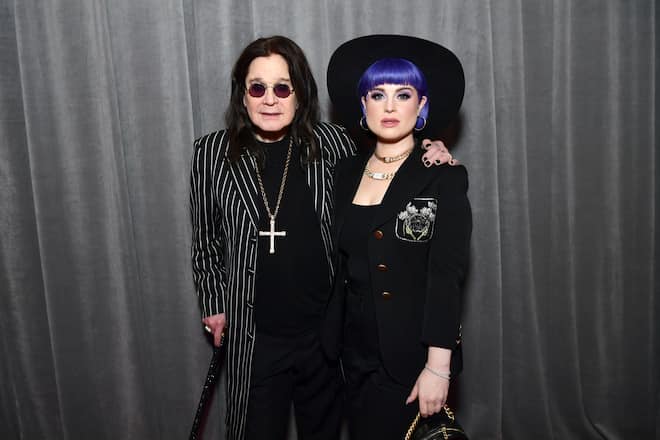 LOS ANGELES, CALIFORNIA - JANUARY 26: (L-R) Ozzy Osbourne and Kelly Osbourne attend the 62nd Annual GRAMMY Awards at STAPLES Center on January 26, 2020 in Los Angeles, California. (Photo by Emma McIntyre/Getty Images for The Recording Academy)