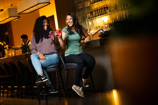 Wendy Holdener und Mujinga Kambundji auf dem Bürgenstock