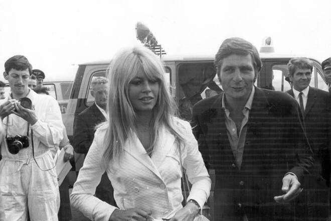 Brigitte Bardot with German playboy Gunther Sachs 2nd July 1966, Gunter UnitedArchives00169022 PUBLICATIONxINxGERxSUIxAUTxONLYBrigitte Bardot With German Playboy Gunther Sachs 2nd July 1966 Gunter UnitedArchives00169022 PUBLICATIONxINxGERxSUIxAUTxONLY