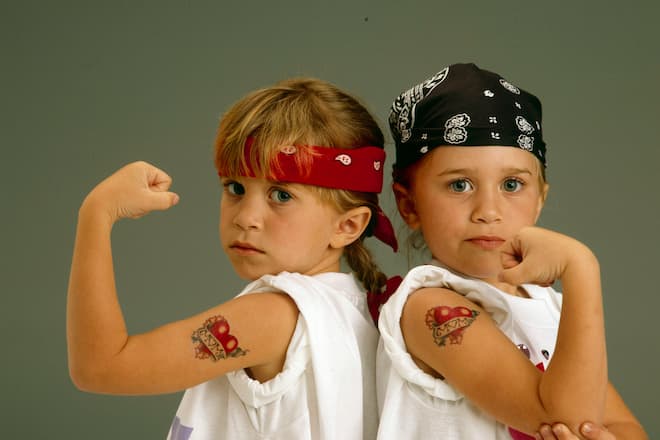 THE OLSEN TWINS' MOTHER'S DAY SPECIAL - Airdate: May 5, 1993. MARY-KATE (L) AND ASHLEY OLSEN