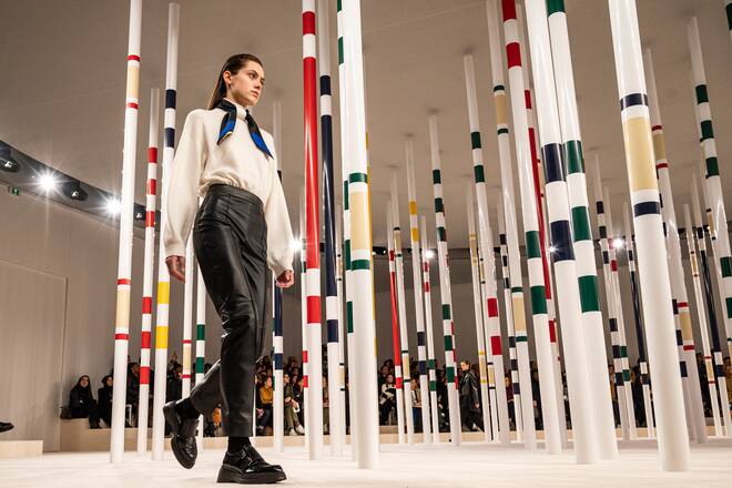PARIS, FRANCE - FEBRUARY 29: (EDITORIAL USE ONLY) A model walks the runway during the Hermes as part of the Paris Fashion Week Womenswear Fall/Winter 2020/2021 on February 29, 2020 in Paris, France. (Photo by Peter White/Getty Images)