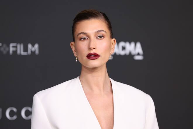 LOS ANGELES, CALIFORNIA - NOVEMBER 06: Hailey Bieber attends the 10th Annual LACMA ART+FILM GALA presented by Gucci at Los Angeles County Museum of Art on November 06, 2021 in Los Angeles, California. (Photo by Amy Sussman/WireImage)