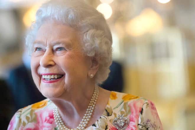 Die 10 charmantesten und frechsten Sprüche von Queen Elizabeth II