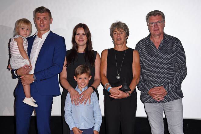 COLOGNE, GERMANY - JUNE 30: Toni Kroos with his parents Birgit Kroos, Roland Kroos, his wife Jessica Kroos and their children Leon Kroos and Amelie Kroos attend the "Kroos" world premiere on June 30, 2019 in Cologne, Germany. (Photo by Tristar Media/Getty Images)