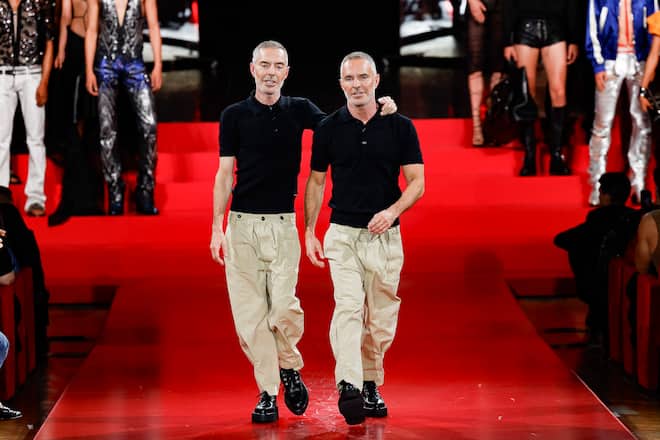 Dean und Dan Caten an der Milano Fashion Week 2024.
