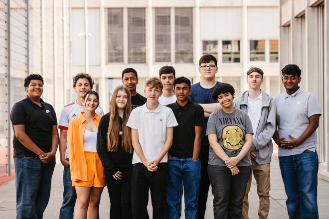 Klima-Botschafter*innen: Die Schulklasse hinter dem Klimatopf.