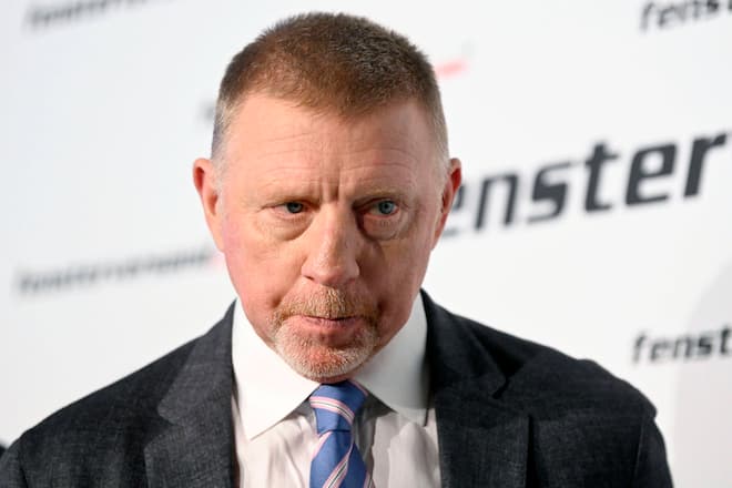 Boris Becker beim Fototermin zur Pressekonferenz anlässlich der offiziellen Präsentation des Testimonials Boris Becker für fensterversand.com im Sheraton Berlin Grand Hotel Esplanade. Berlin, 10.03.2023 *** Boris Becker at the photo session for the press conference on the occasion of the official presentation of the testimonial Boris Becker for fensterversand com at the Sheraton Berlin Grand Hotel Esplanade Berlin, 10 03 2023 Foto:xF.xKernx/xFuturexImage