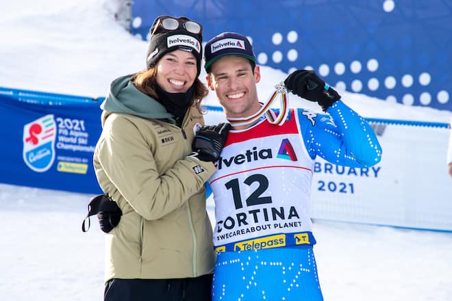 Das Paar in seiner natürlich Umgebung, dem Schnee.