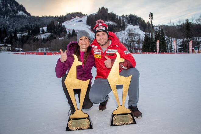 24.01.2021; Kitzbuehel; Ski Alpin - Weltcup Kitzbuehel 2021 - Abfahrt Maenner; Beat Feuz (SUI) mit Freundin Katrin Triendl und den beiden goldenen Gaemsen(Sven Thomann/Blick/freshfocus) --------------------------------------------------------------------- ACHTUNG REDAKTIONEN: KEINE ABONNEMENTS, ES GELTEN DIE PREISEMPFEHLUNGEN DES SAB - MANDATORY CREDIT, EDITORIAL USE ONLY, NO SALES, NO ARCHIVES ---------------------------------------------------------------------