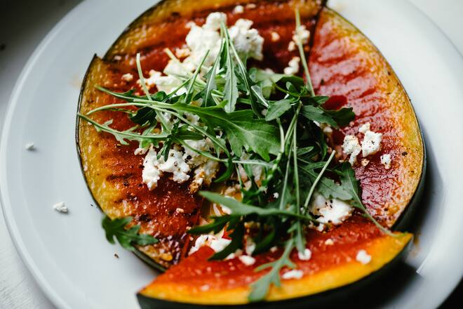 gegrillte melone mit feta und rucola