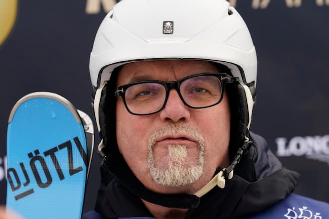 DJ Ötzi beim Skifahren