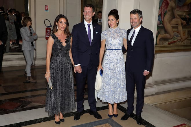 PARIS, FRANCE - OCTOBER 08: (L-R) Princess Marie of Denmark, Prince Joachim of Denmark, Crown Princess Mary of Denmark and Crown Prince Frederik of Denmark attend a Grand dinner at the Town Hall on October 08, 2019 in Paris, France. (Photo by Pierre Suu/Getty Images)