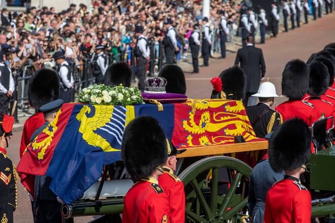 Begleitet von ihrer engsten Familie: Bewegender Trauerzug durch London