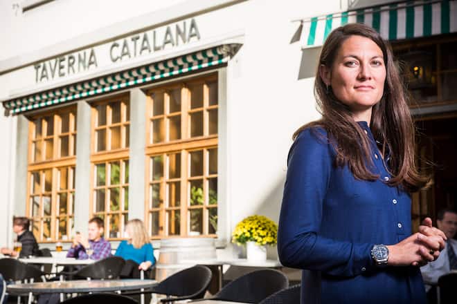 ZUERICH, 03.10.2017 - Tiana Angelina Moser, Nationalraetin GLP ZH, fotografiert vor der Taverna Catalana in Zuerich. Ihr Mann ist Spanier, sie selber hat in Barcelona studiert. PHOTO BY PASCAL MORA