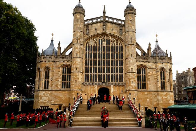 Beerdigung von Elizabeth II.: Sarg mit der Queen trifft auf Schloss Windor ein