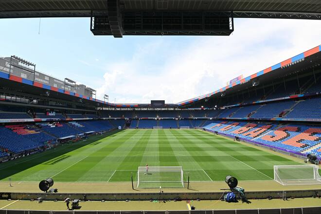 Im St. Jakob-Park in Basel wird Egli vor fast 35'000 Menschen singen.