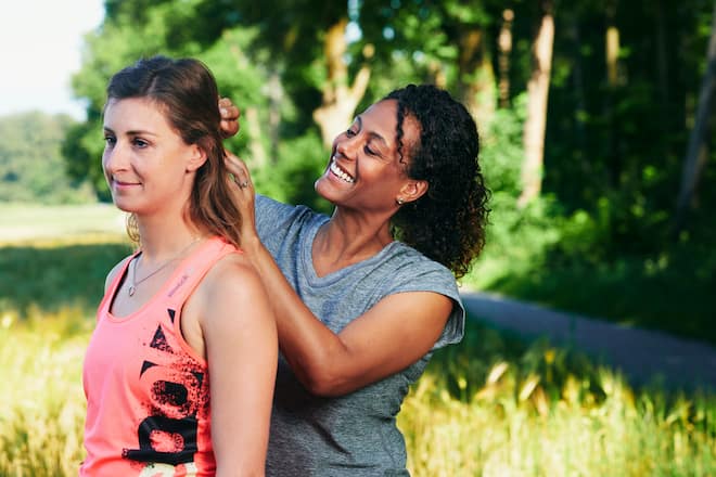 Angélique Beldner, Newsjournalistin SRF, mit Halbschwester Miriam