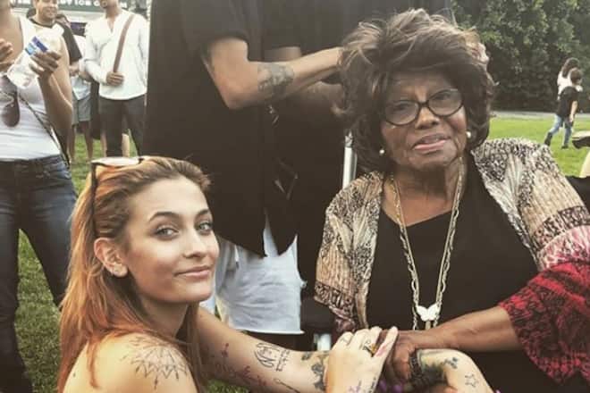 Paris Jackson mit Grossmutter Katherine Jackson