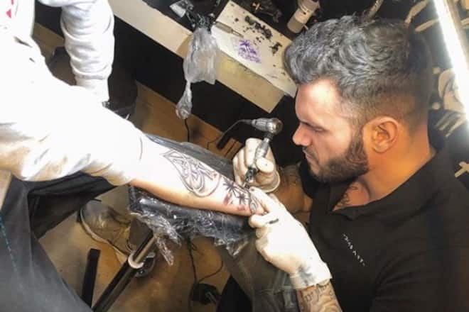 Vasco DIas arbeitet jetzt als Tätowierer bei Darko Tattoo