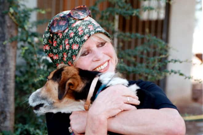 Als TierschutBrigitte Bardot beim Besuch ihres Hunde-Tierheims «The Nice Dogs» in Carnoules am 7. Oktober 2001 in Paris. (Photo by Charly Hel/Prestige/Getty Images)