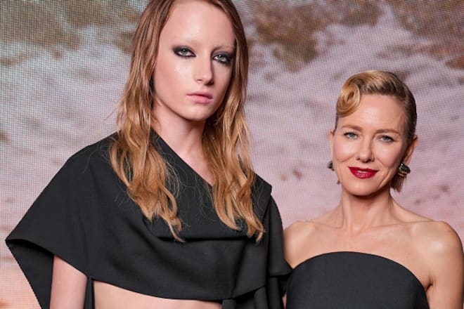 Kai Schreiber und Naomi Watts an der Balenciaga Fashion Show von Balenciaga. (Photo by Swan Gallet/WWD via Getty Images)