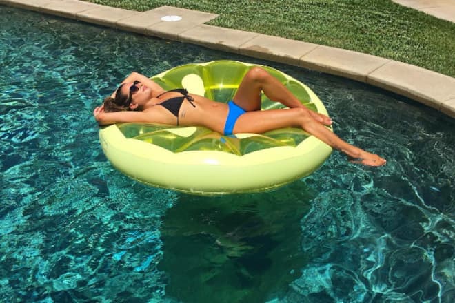 instatrend pool floats