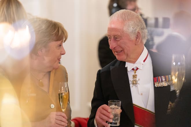 Angela Merkel und King Charles III. waren beim Staatsbankett Sitznachbarn.