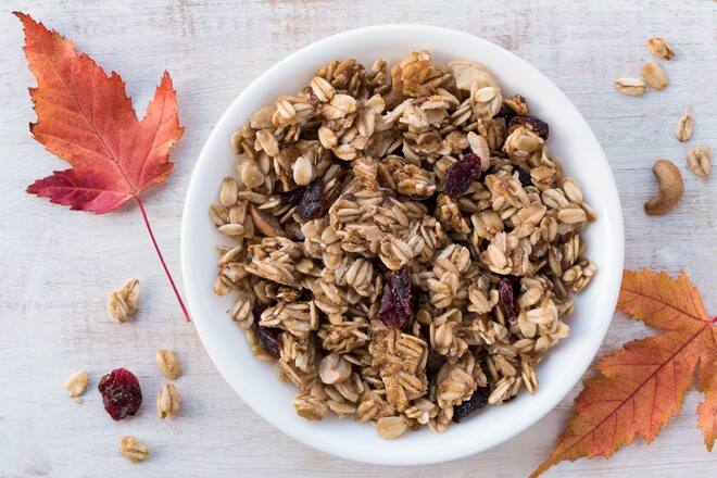 Cashew-Dattel-Granola