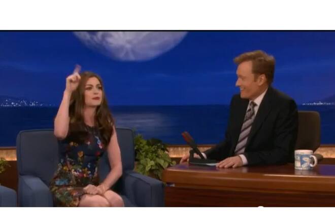 Anne Hathaway Catwoman Batman Set Paparazzi Rap Conan