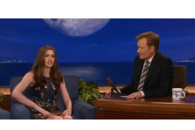 Anne Hathaway Catwoman Batman Set Paparazzi Rap Conan