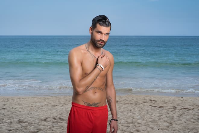 Bachelorette 2020 Kandidaten Badehose Mike Cees