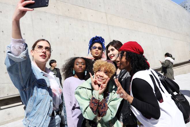 SEOUL, SOUTH KOREA - MARCH 22: Guest seen at the Hera Seoul Fashion Week 2019 F/W at Dongdaemun Design Plaza at Dongdaemun Design Plaza on March 22, 2019 in Seoul, South Korea. (Photo by Hanna Lassen/Getty Images)