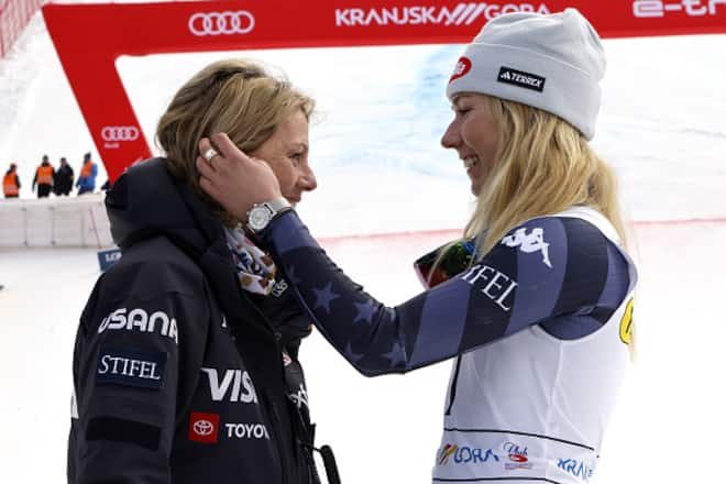 Mikaela Shiffrin mit Mutter Eileen Shiffrin 2023