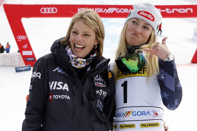 Mikaela Shiffrin mit Mutter Eileen Shiffrin 2023