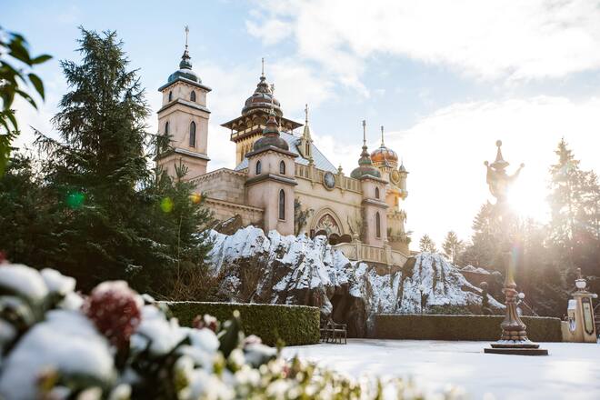 Der Freizeitpark Efteling in den Niederlanden sieht im Winter märchenhaft aus.
