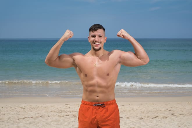 Bachelorette 2020 Kandidaten Badehose Paulo