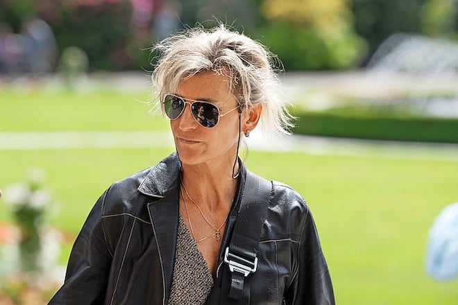 Evelyne Binsack an der Gedenkfeier von Ueli Steck