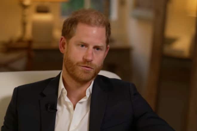 Im BBC-Interview sagt er, dass sein Vater nicht mehr mit ihm redet.