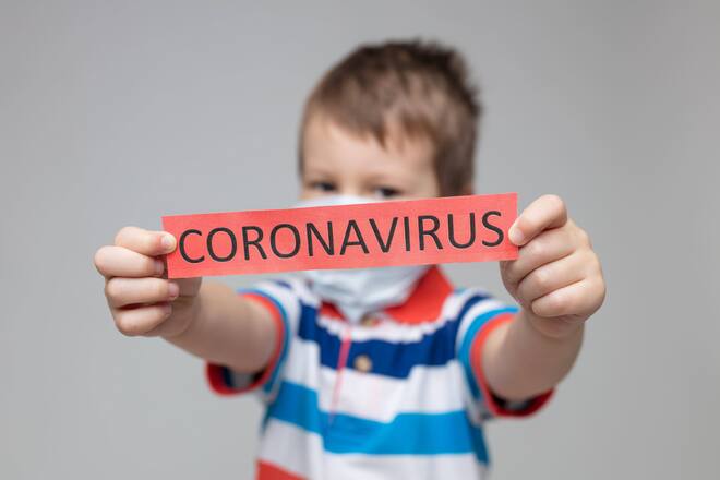 Young child wearing a respiratory mask as a prevention against the Coronavirus Covid-19 Copyright: xtommyandonex Panthermedia28188307 ,model released, Symbolfoto