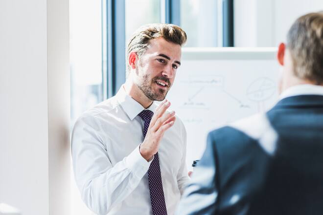 Verhandlung im Büro