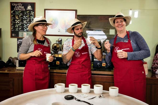 Nespresso Kaffee in die Tasse