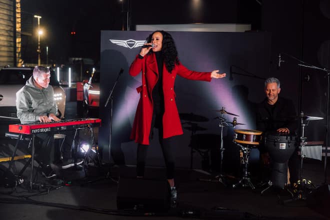 Auch musikalisch wurde eingeheizt, etwa von Soul-Sängerin Nubya.